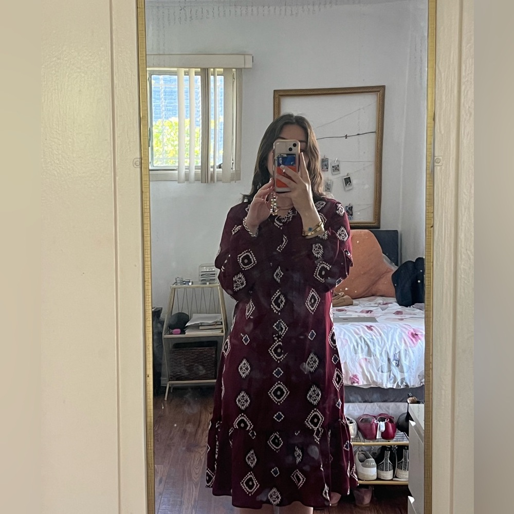 Selling Here Mia Mod dress size Large fits a Medium.